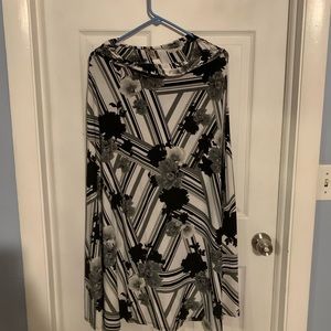 Black and white floral patterned maxi skirt